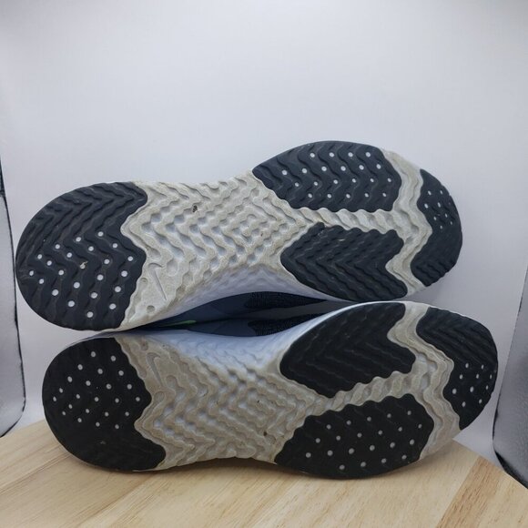 Nike Odyssey React 2 Flyknit Gray Men Size 8.5 Running Shoes Sneakers AH1015-401 - Picture 6 of 7